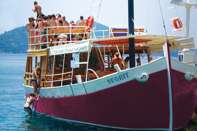 Rent a Boat! (Group Option - Half Day) - Key things to know before booking