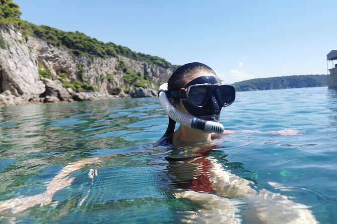 Rent a luxury speed boat for great fun on this Elaphiti Islands tour - A private boat is the right way to see the Elaphiti Islands