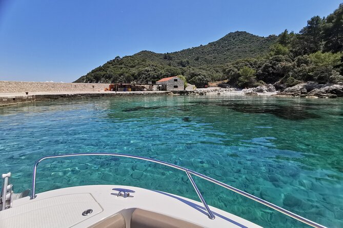Rent a luxury speed boat for great fun on this Elaphiti Islands tour - The skipper can shape the experience