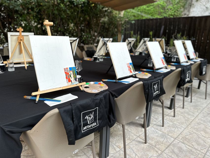 Rovinj: Artafera painting workshops - Paint, wine & more - The first minutes: settling in with a drink