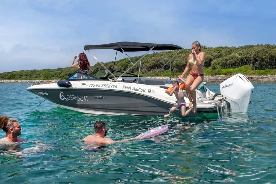 Rovinj: Luxury Island Hopping with Swimming & Snorkeling - Quick takeaways for your Rovinj boat trip