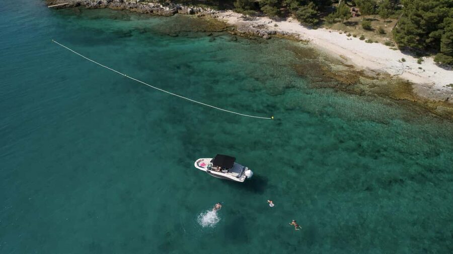 Rovinj: Rovinj Archipelago and South Coves Speedboat Tour - St. Ivan island and the lighthouse