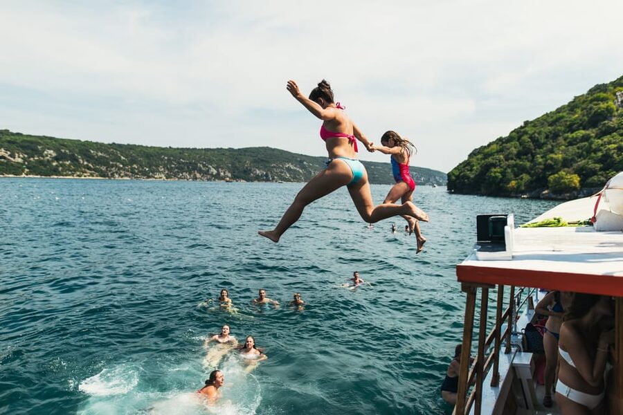 Rovinj: Sunset Cruise with Swim Stop, Drinks, and Fruits - Searching for Dolphins Along the Adriatic