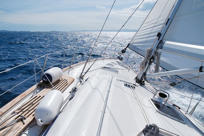 Sailboat tour to the islands - Drinks, Fruit, and the Small-Boat Atmosphere