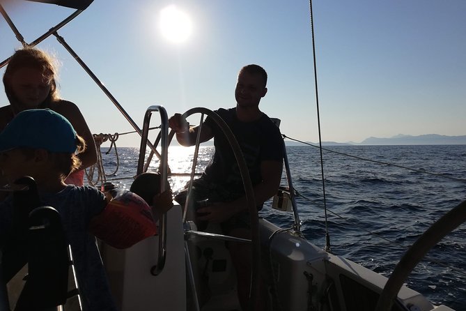 Sailboat tour to the islands - A Hands-On Sailing Lesson Without the Classroom