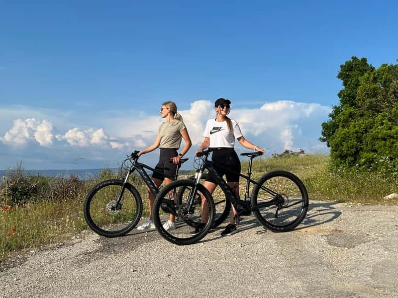 Self-guided mountain bike tour (non-electric) - Climbing toward Vidikovac