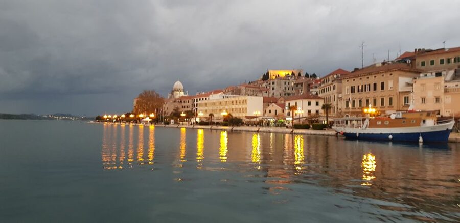 Sibenik: Guided Evening Walking Tour - Key points at a glance