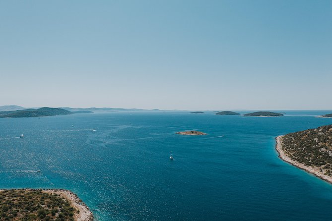 Šibenik Riviera boat tour: Zlarin + Prvić + Tijat - Tijat: the best place to bring your swimsuit