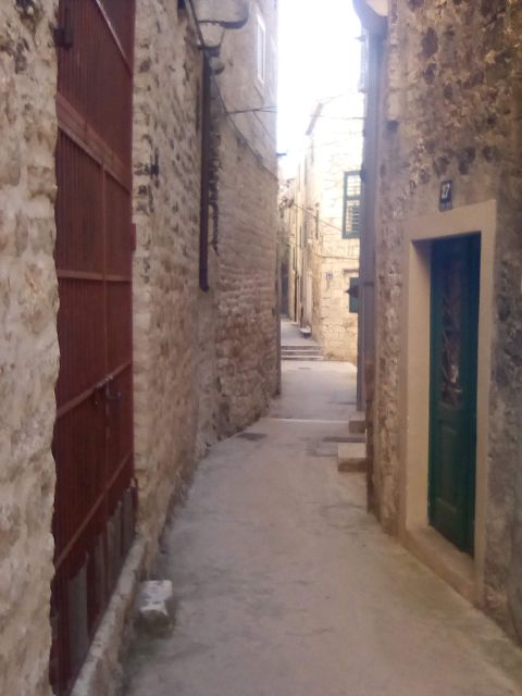 Šibenik walking tour in one hour! - Medieval fraternities and the working city