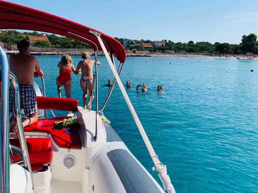 Šolta, Blue Lagoon and Brač Private Tour - Maslinica offers a pretty 45-minute pause