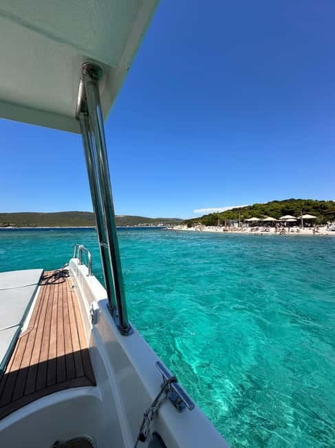 Split: 5 Islands Full-Day Tour to Blue Cave, Vis & Hvar - The final local swimming stop
