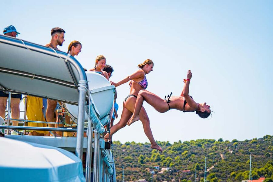 Split: Blue Lagoon, 3Islands, Boat Trip, Mediterranean lunch - The long cruise back to Split