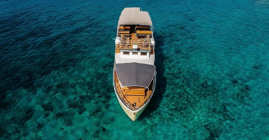 Split: Blue Lagoon and 3 Island Cruise with Food and Drinks - Meeting the boat on Split’s Riva promenade