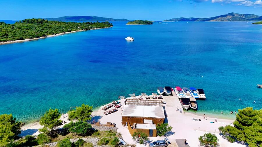 Split: Blue Lagoon and 3 Islands Group Boat Tour - Leaving Split by speedboat