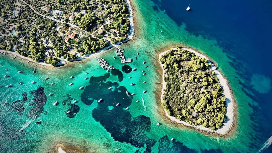Split: Blue Lagoon and 3 Islands Group Boat Tour - Swimming and snorkeling at the Blue Lagoon