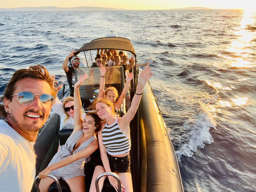 Split: Blue Lagoon and 3 Islands Group Boat Tour - A slower hour at Labadusa Beach