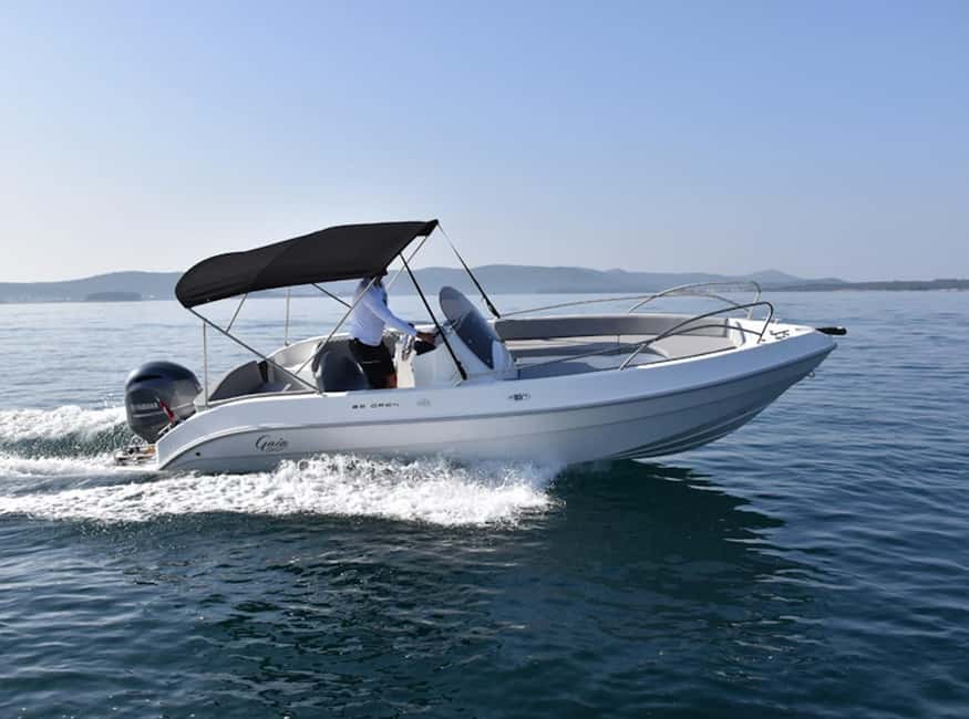 Split: Blue Lagoon and 3 Islands Tour - Crew, boat comfort, and the personal touch