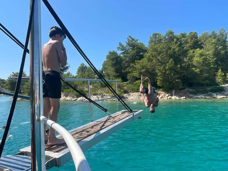 Split: Blue Lagoon and Šolta Boat Tour with Lunch and Drinks - Key points at a glance