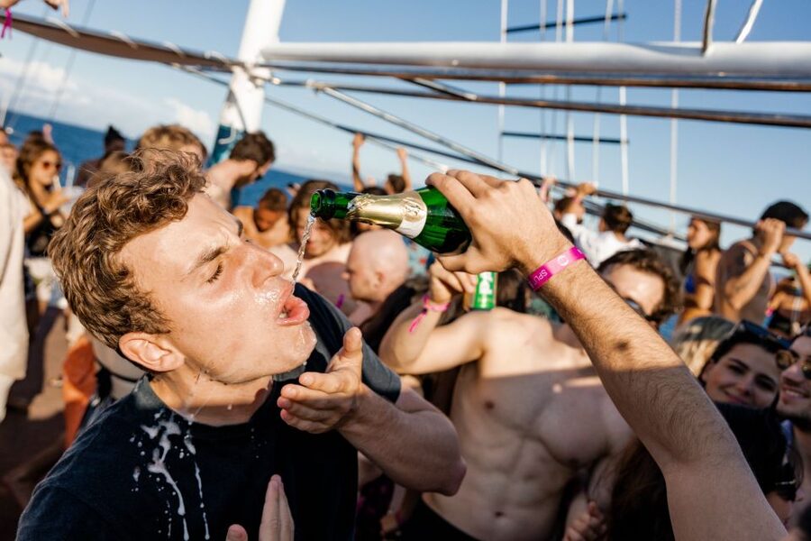 Split: Blue Lagoon Boat Party with DJs, Shots & After Party - Quick points before you book