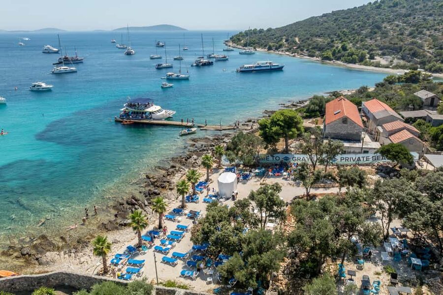 Split: Blue Lagoon, Shipwreck, & Šolta with Lunch & Drinks - Should you book the Split Blue Lagoon cruise?