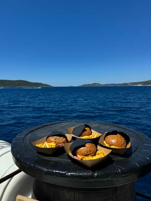 Split: Blue Lagoon Underwater Museum Tour w/Lunch & Drinks - Lunch on the way to the Blue Lagoon
