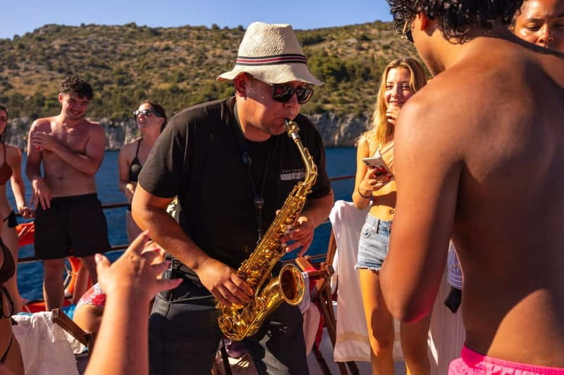 Split: Blue Lagoon Underwater Museum Tour w/Lunch & Drinks - The pirate ship atmosphere and return journey