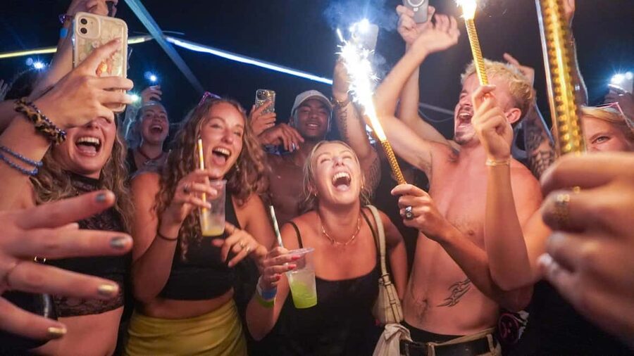 Split: Boat Crawl with Nightclub Access, Shots, & Boat Party - The main strengths and weak points