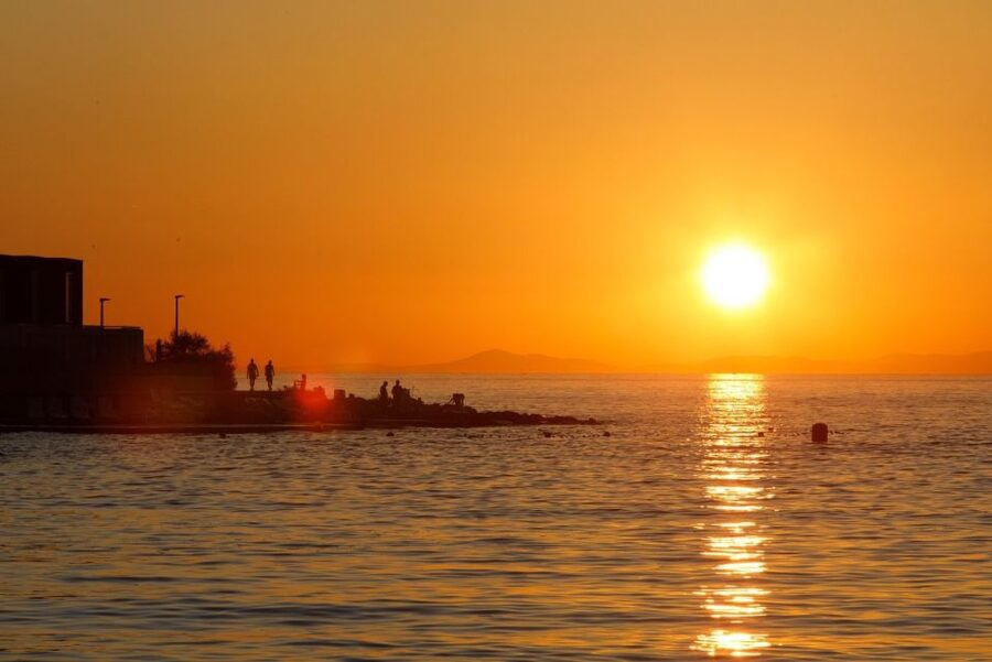 Split: Brac Island and Sutivan Village Sunset Boat Tour - Sailing Along Split’s Coastline Toward Brac