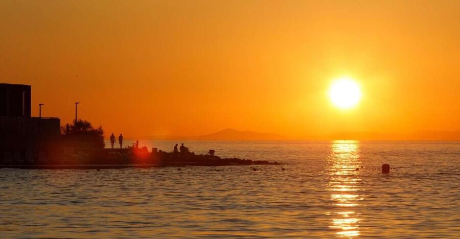 Split: Brac Island and Sutivan Village Sunset Boat Tour - Meeting the Boat at 7:00 PM in Split