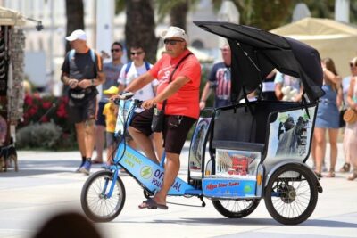 Split by Private Electric Rickshaw – Palace & Hidden Gems