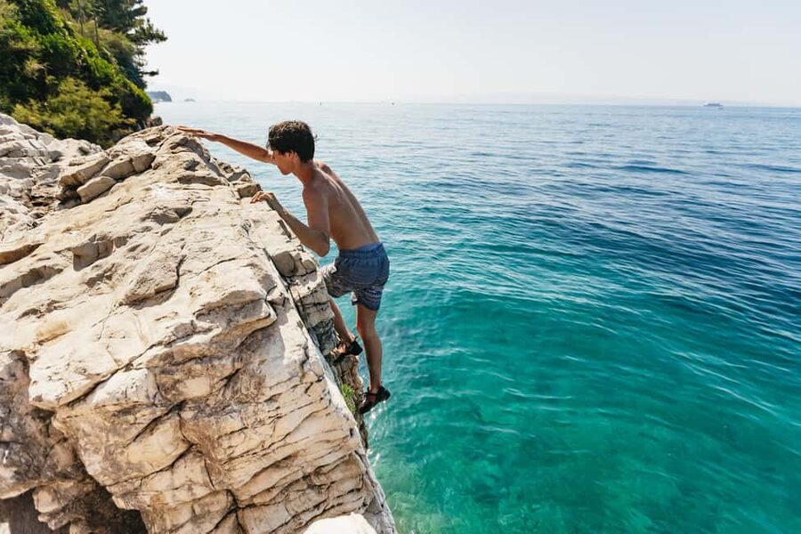 Split: Cliff Jumping & Deep Water Solo Tour - Meeting at Kasjuni Beach, not in central Split