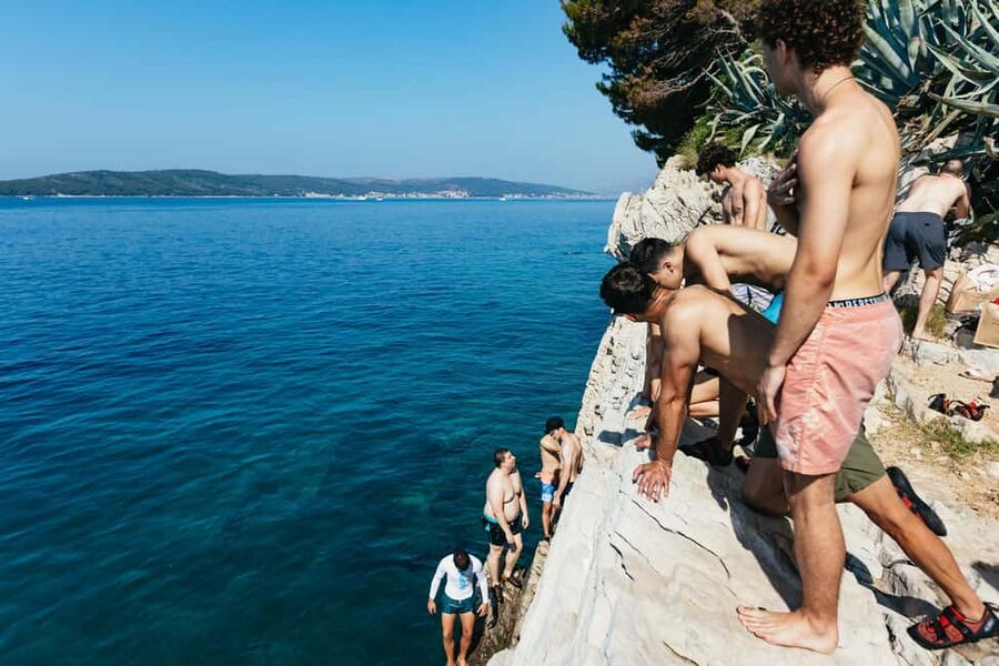 Split: Cliff Jumping & Deep Water Solo Tour - A three-hour session with room for different abilities
