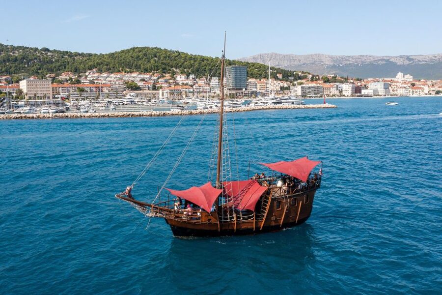 Split: Cruise on Columbo's Pirate Ship "Santa Maria" - Seeing Marjan Hill from the water