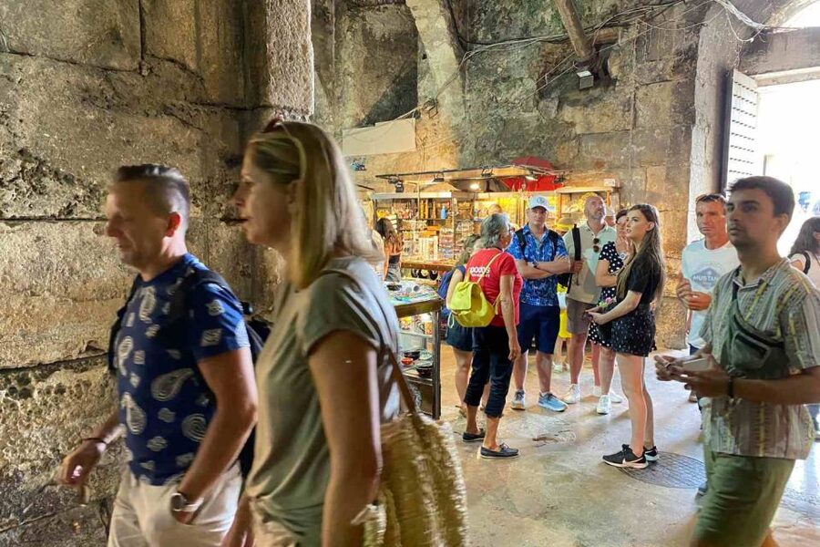 Split: Diocletian Palace & Old Town Guided Walking Tour - What the guides do well