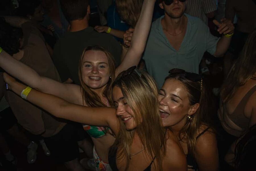 Split: Floating Festival Boat Party with Electronic Music - Music, drinks, and the party atmosphere