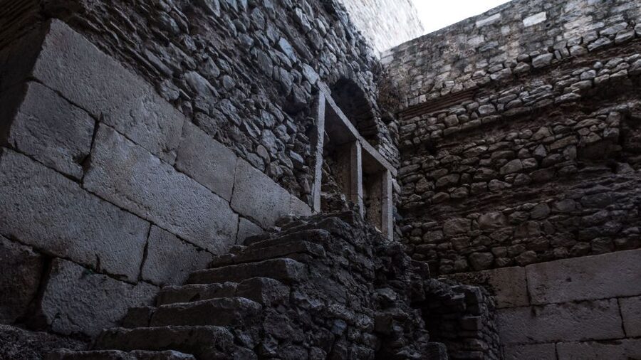 Split: Game of Thrones Tour with Diocletian's Palace Cellar - Walking through the old town and Diocletian’s Palace