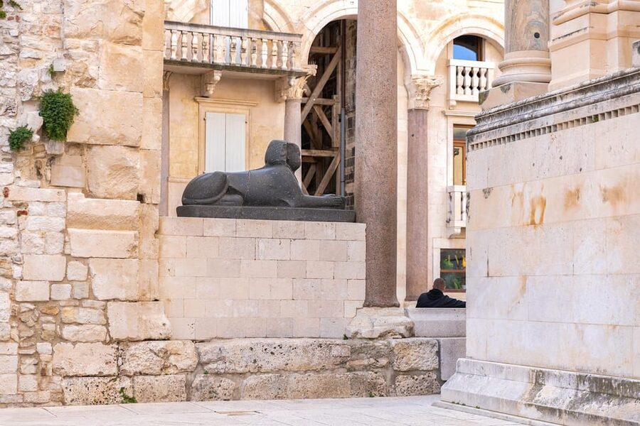 Split: Group or Private Walking Tour with Art Historian - Jupiter’s Temple and Street Let Me Pass