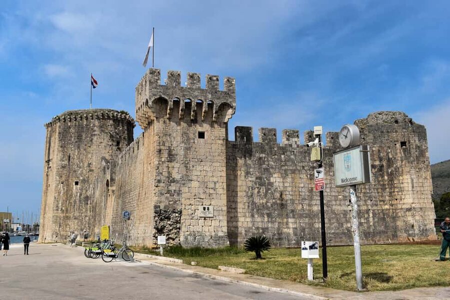 Split: Historical Tour of Salona, Klis Fortress and Trogir - Hidden Dalmatia Visitor Center: Nature After the Ruins