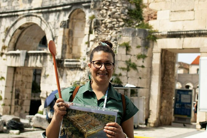 Split History and Gastro Small-Group Tour with Food and Drinks - Palace streets and medieval Narodni trg