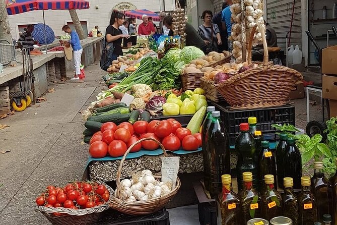 Split History and Gastro Small-Group Tour with Food and Drinks - Local taverns and the main meal
