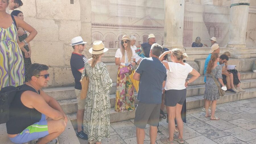 Split: History and Heritage Walking Tour - Peristil Square and the palace of Diocletian