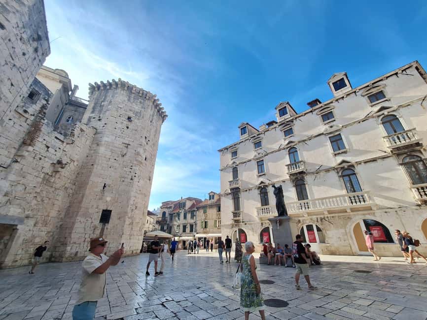 Split: History Walking Tour of the Old Town - Peristyle and the Mausoleum: the palace center