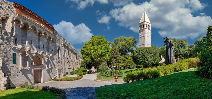 Split: Jewish Heritage & Diocletian's Palace Walking Tour - Walking through Diocletian’s Palace