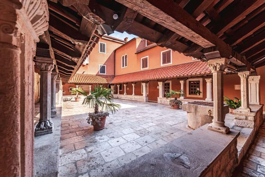 Split: Jewish Heritage & Diocletian's Palace Walking Tour - Is $176 per person good value?