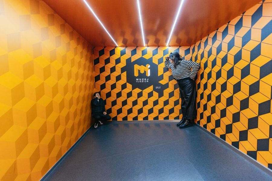 Split: Museum of Illusions Entrance Ticket - Defying gravity in the water room