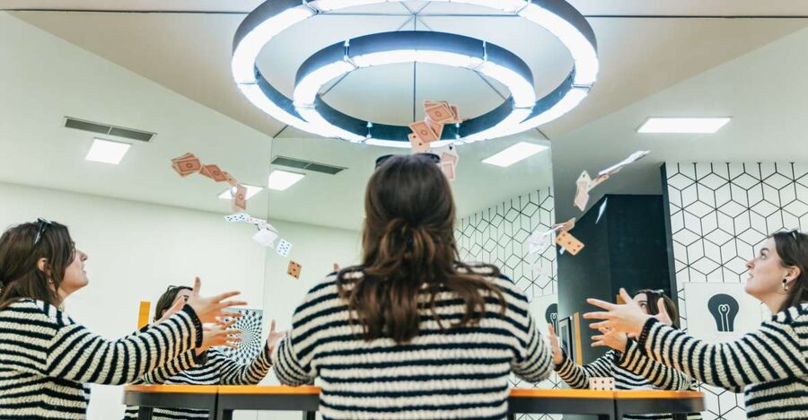 Split: Museum of Illusions Entrance Ticket - The head-on-a-tray and ceiling illusions