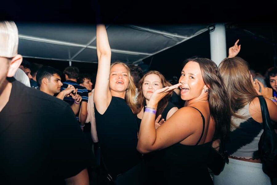 Split: Night Boat Party with Free Shots, Dj and After Party - Key points at a glance