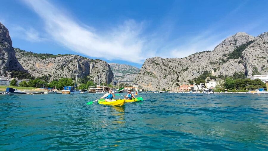 Split/Omiš - Guided Kayaking & Snorkeling Tour Cetina River - Meeting in Split and reaching the river