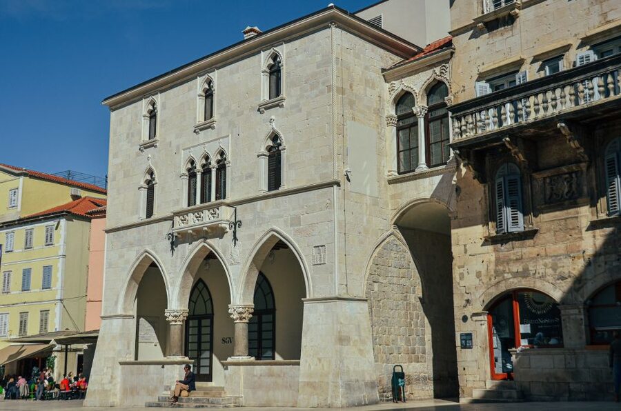 Split: Palace & Old Town Private Walking Tour-Entrance incl. - Jupiter’s Temple and the coffered ceiling