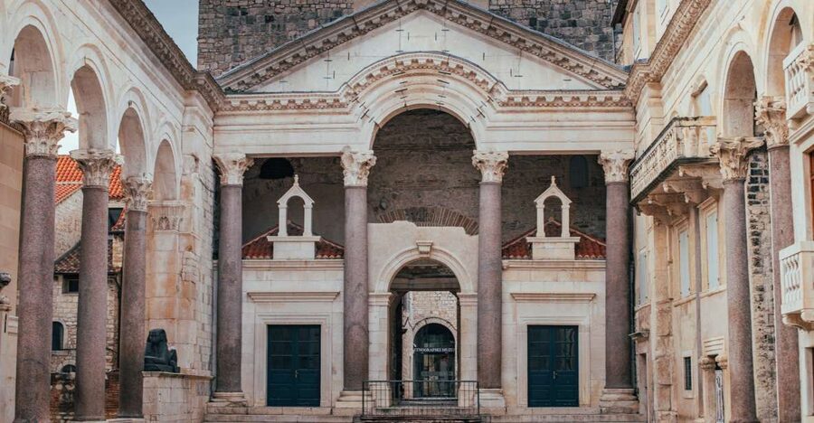 Split: Palace & Old Town Private Walking Tour-Entrance incl. - From the Riva into Diocletian’s Palace
